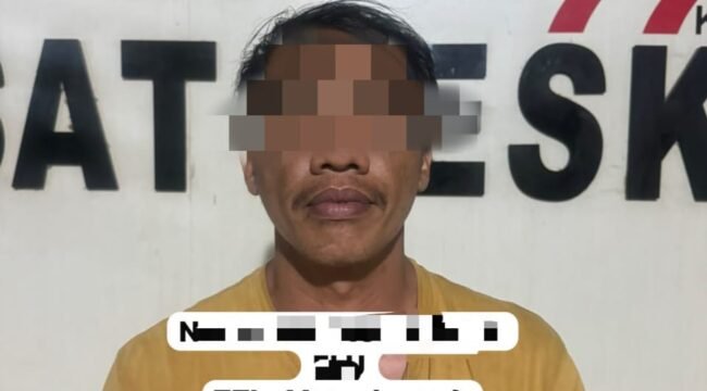Tim URC Buser 77 Satreskrim bersama Unit Kamneg Satintelkam Polresta Kendari mengamankan seorang pria berinisial HA alias La Elu 
