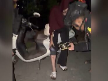 Seorang wanita yang diduga jadi korban pembacokan oleh OTK di BatBat Kendari. Foto: Istimewa