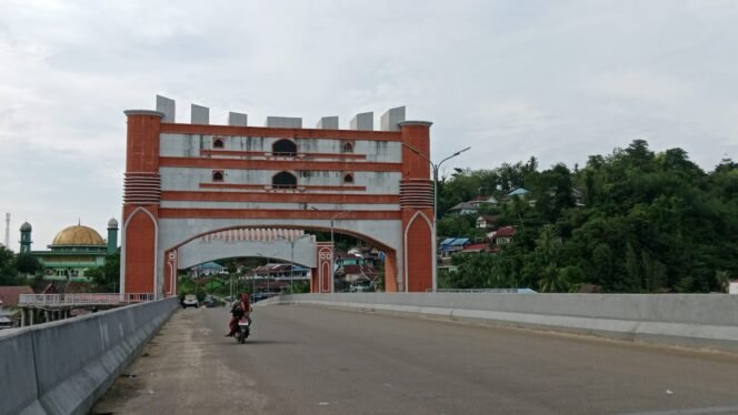 
 Dua tahun proses hukum dugaan korupsi pembangunan ornamen gerbang Kendari-Toronipa mandek di tahap penyelidikan. Foto: Penafaktual.com
