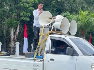 Jendral Lapangan Gempur Sultra, Sawal saat berorasi di depan Kantor Polda Sultra. Foto: Istimewa