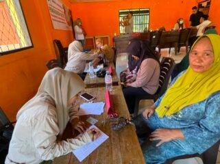 PT GAP mengadakan pemeriksaan kesehatan secara gratis terhadap ratusan masyarakat lingkar tambang di Konsel. Foto: Istimewa