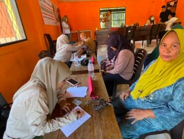 PT GAP mengadakan pemeriksaan kesehatan secara gratis terhadap ratusan masyarakat lingkar tambang di Konsel. Foto: Istimewa