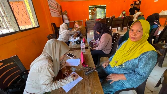 
 PT GAP mengadakan pemeriksaan kesehatan secara gratis terhadap ratusan masyarakat lingkar tambang di Konsel. Foto: Istimewa