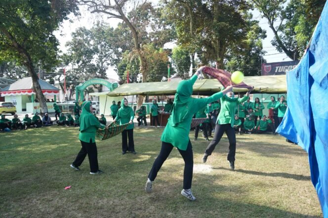 
 Komando Distrik Militer (Kodim) 1417/Kendari menggelar berbagai lomba dalam rangka menyambut HUT ke 81 R1 Tahun 2026. Foto: Istimewa
