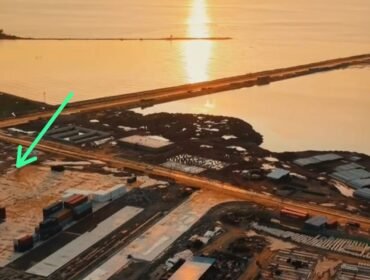 Lahan warga seluas satu hektare (anak panah hijau) diduga dikuasai PT IPIP untuk pembangunan jetty di Kolaka. Foto: Istimewa