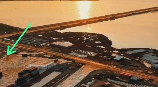 Lahan warga seluas satu hektare (anak panah hijau) diduga dikuasai PT IPIP untuk pembangunan jetty di Kolaka. Foto: Istimewa