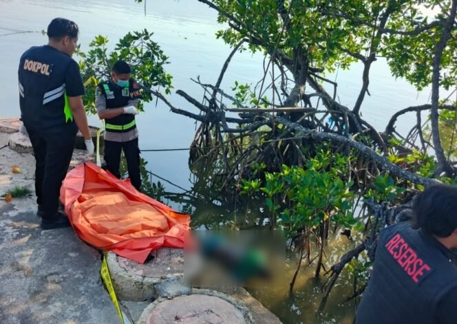 
 Mayat Pria Ditemukan Mengapung di Pesisir Laut Kendari, Identitas Belum Diketahui