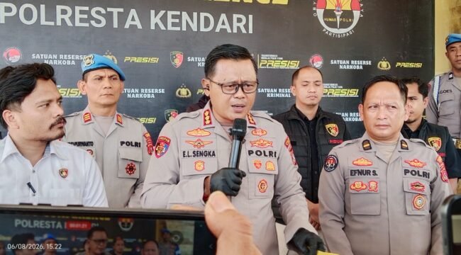 Kapolresta Kendari, Kombes Pol Edwin L Sengka saat konferensi pers di Mapolresta Kendari, Kamis, 6 Agustus 2026. Foto: Penafaktual.com