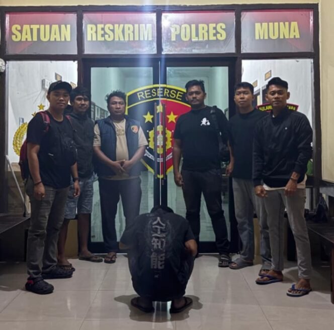 
 SH (23) terduga pelaku tindak pidana perkosaan dan/atau perbuatan cabul terhadap ditangkap Tim URC BHARAKATI Polres Muna bersama Unit IV PPA Satreskrim Polres Muna. Foto: Istimewa
