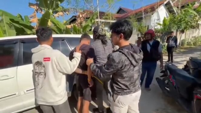 
 Pria inisial SF (37) ditangkap personel gabungan Polres Muna setelah diduga melakukan pembegalan  di Kelurahan Sidodadi. Foto: Istimewa