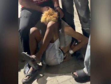 Pria insial DH (46) diamankan warga setelah terperogok hendak curi gerobak jualan di Kelurahan Watu-Watu Kendari. Foto: Istimewa