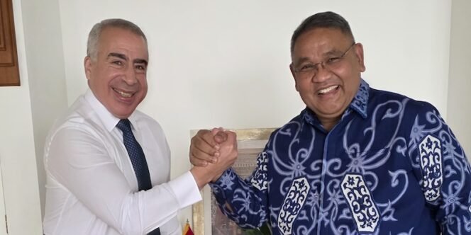 
 Revolusi Raja dan Rakyat, dari Sahara ke Jakarta