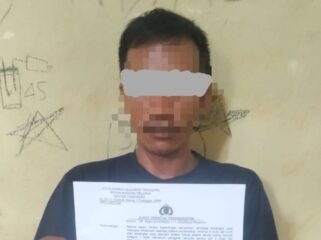 Pria inisial SR (41) ditangkap polisi kasus penipuan bermodus instalasi listrik di  Konawe Selatan. Foto: Istimewa
