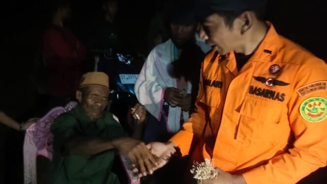 
 La Baadi (63) lansia yang hilang di hutan Tongkuno Kabupaten Muna ditemukan dalam kondisi selamat setelah tersesat tiga hari. Foto: Istimewa
