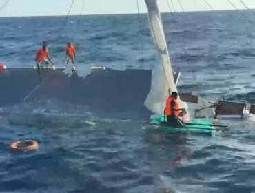 Tampak badan Kapal Layar Motor (KLM) Boine Mai Mole tenggelam di perairan Bomabana dan tiga orang korban ditemukan selamat. Foto: Istimewa