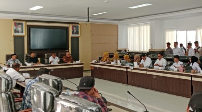 Rapat Dengar Pendapat  (RDP) yang digelar DPRD Kota Kendari terkait pengelolaan SPPG di wilayah Kota Kendari, Selasa, 22 September 2026. Foro:Penafaktual.com