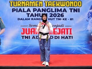 Personel Polda Sultra, Briptu Risky Irma Suryani meraih dua medali dalam ajang Kejuaraan Taekwondo Piala Panglima TNI 2026 di Surabaya. Foto: Istimewa