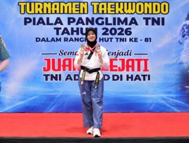 Personel Polda Sultra, Briptu Risky Irma Suryani meraih dua medali dalam ajang Kejuaraan Taekwondo Piala Panglima TNI 2026 di Surabaya. Foto: Istimewa
