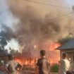 Dua unit rumah warga di Desa Wakontu, Kecamatan Wadaga, Kabupaten Muna Barat terbakar. Foto: Istimewa