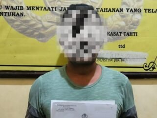 Seorang pria insial LOM  alias TM (42) ditangkap Unit II Tipiter Satreskrim Polres Muna setelah diduga terlibat dugaan penyalahgunaan BBM Subsidi. Foto: Istimewa