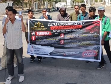 SAC menggelar aksi demonstrasi di depan Markas Kepolisian Daerah Sulawesi Tenggara. Foto: Istimewa
