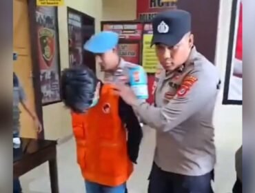 Pria inisial RA (27) ditnahkap polisi setelah diduga kuasai narkotika jenis sabu hampir satu kilogram. Foto: Istimewa