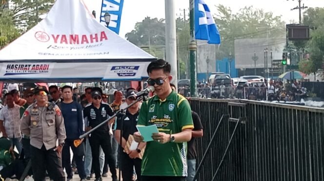
 Bupati Konawe Utara yang juga Ketua DPW PPB Sultra, Ikbar saat memberikan sambutan pada pembukaan Cup Race PPB Sultra 2026 di Kendari. Foto: Penafaktual.com