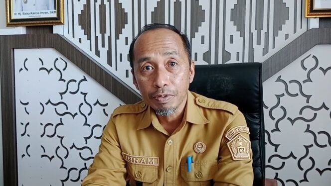 
 Plt. Kepala Dinas Penanaman Modal Pelayanan Terpadu Satu Pintu (DPMPTSP) Kota Kendari, Ibram Agus Sakti. Foto: Penafaktual.com