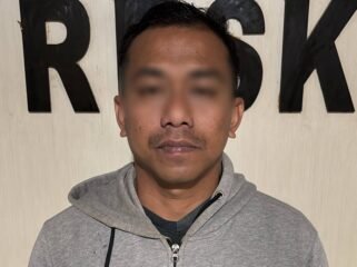 Oknum Sat Pol PP Sultra, inisial AD ditangkap Sat Reskrim Polresta Kendari setelah diduga aniaya mahasiswa saat demo. Foto: Istimewa