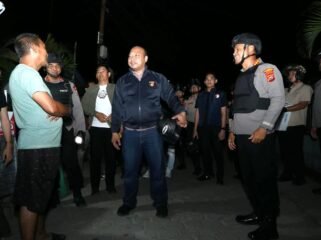 Polda Sultra bersama Polresta Kendari, serta unsur TNI menggelar patroli cipta kondisi di Kelurahan Kampung Salo. Foto: Istimewa