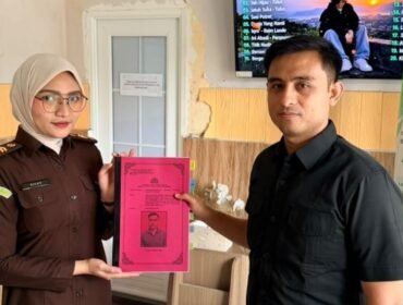 Berkas perkara kasus Tambang Galian C tanpa izin di Moramo Utara diserahkan ke Kejaksaan. Foto: Istimewa