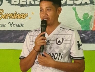 Rahman, S.Pd., Kepala Desa Watumbohoti, Kecamatan Palangga Selatan, Kabupaten Konawe Selatan. Foto: Istimewa