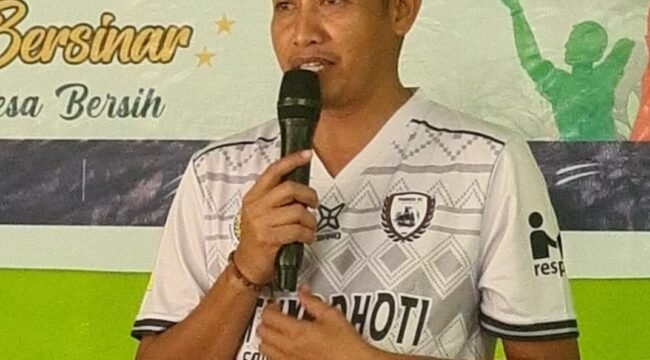 Rahman, S.Pd., Kepala Desa Watumbohoti, Kecamatan Palangga Selatan, Kabupaten Konawe Selatan. Foto: Istimewa
