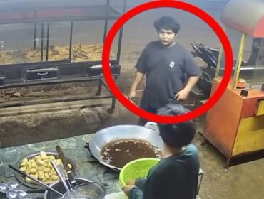 Pria tak dikenal (dalam lingkaran merah) yang diduga gelapkan motor karyawan usaha gorengan di Kolaka. Foto: Istimewa